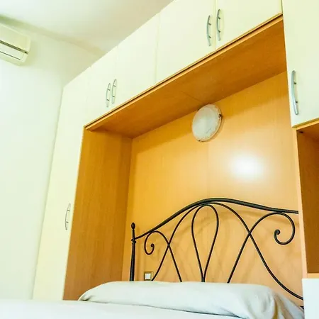 Dodi Lt - Pms Casevacanze Apartmán *